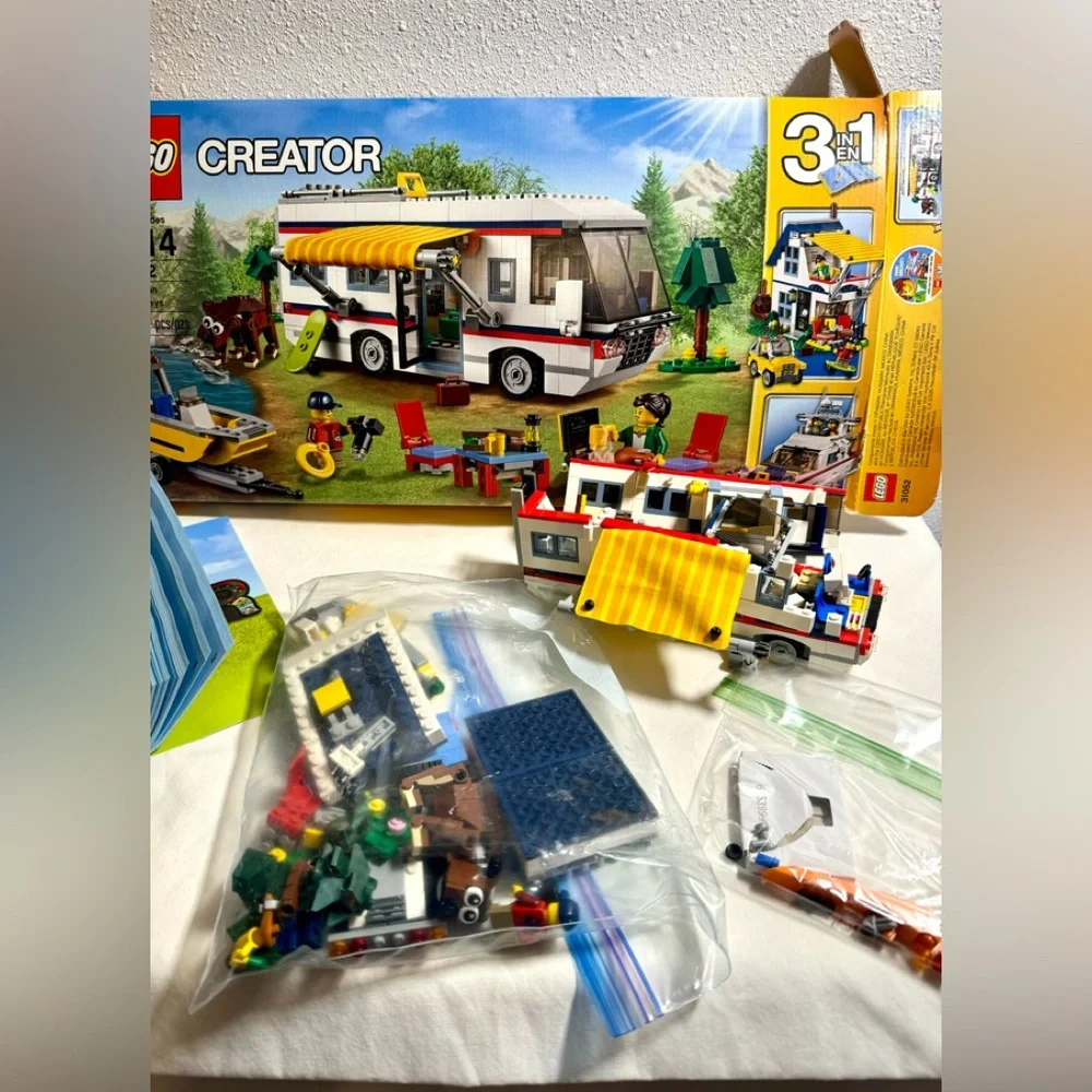 LEGO 31052 Creator Vacation Getaways. 3 in 1 — RV, Boat, house. retired set. - Picture 10 of 10